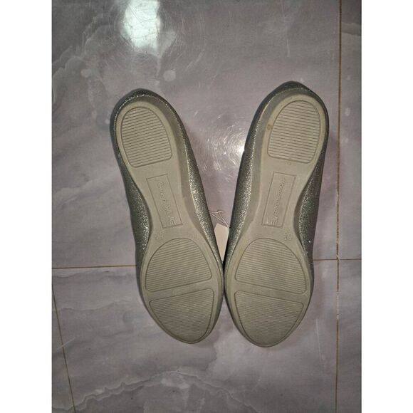 American Eagle Women's Size 5.5 Silver Shimmer Ballet Flat Shoe - Picture 6 of 8